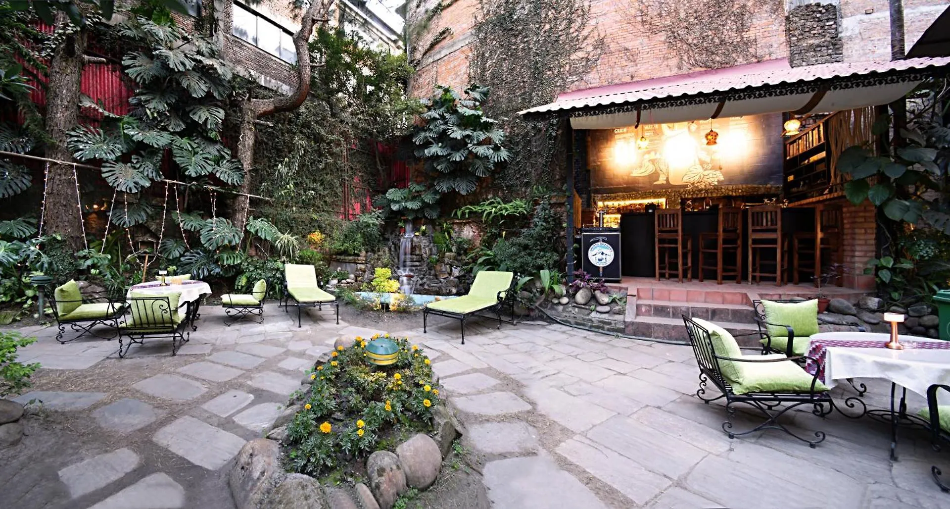 Nirvana Boutique Hotel Kathmandu 4*,